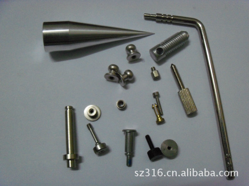 一批批高端家具五金配件完成生产、装箱