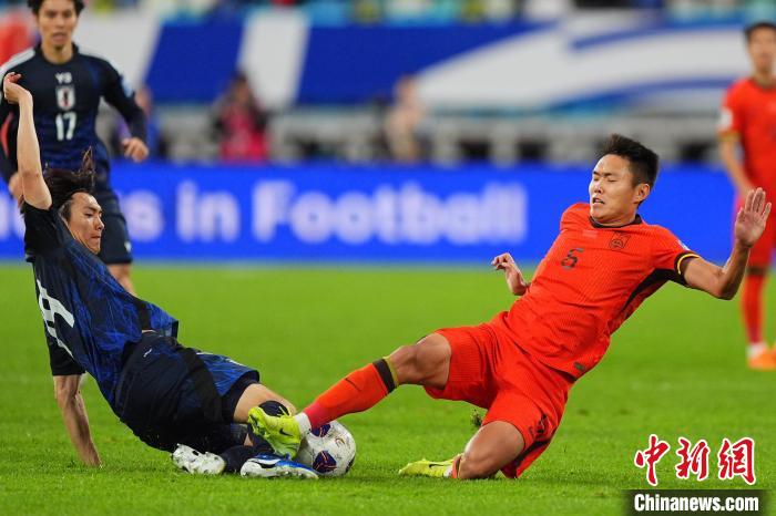 世预赛18强赛中国男足在厦门主场1-3不敌日本，跌