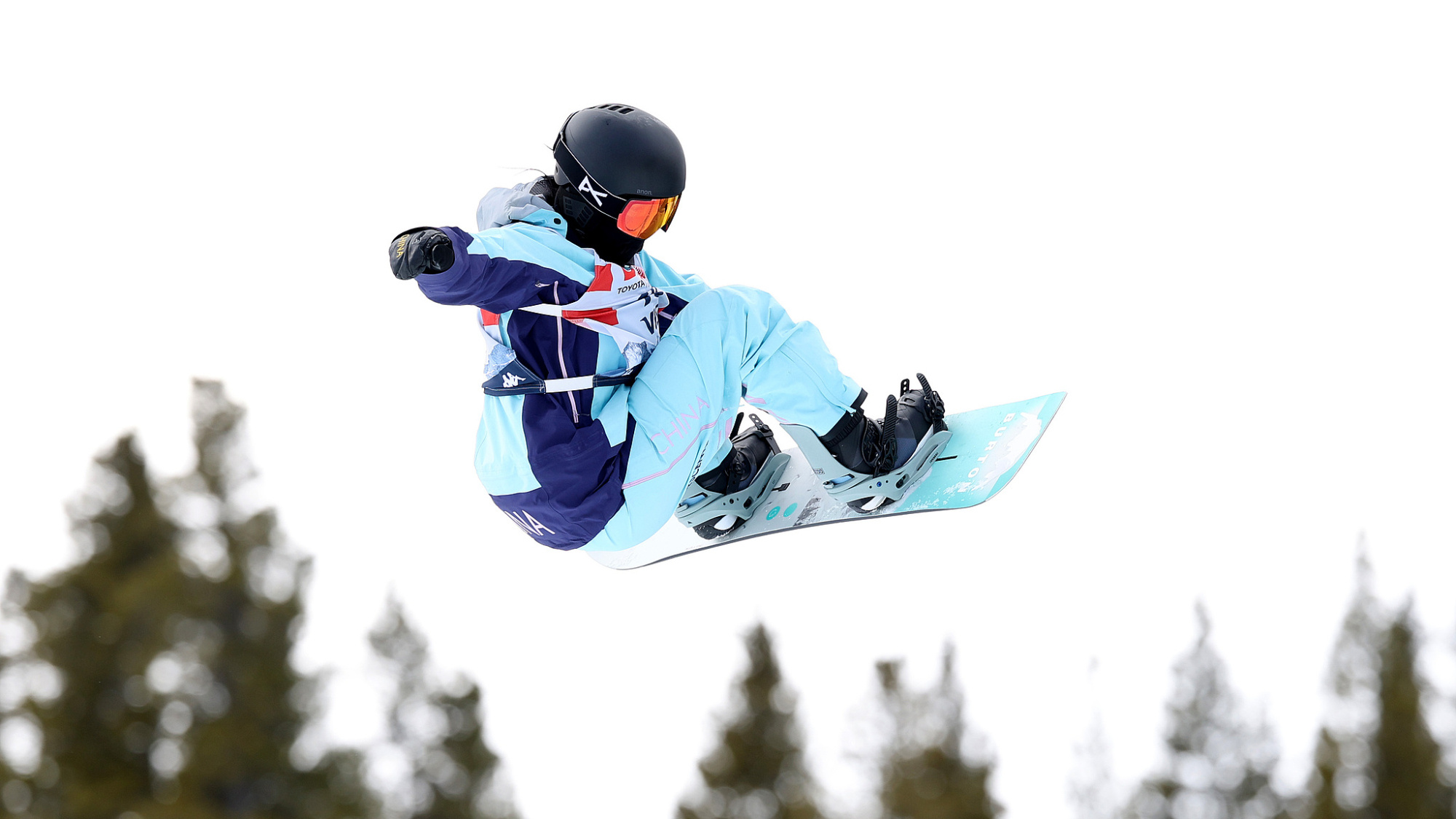 卡尔加里U型场地世界杯:中国选手各自夺银,张