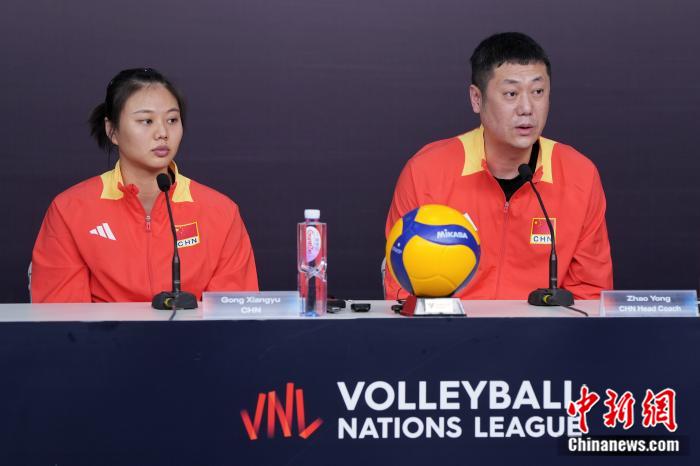 中国女排北京站赛前发布会：年轻阵容迎战强敌
