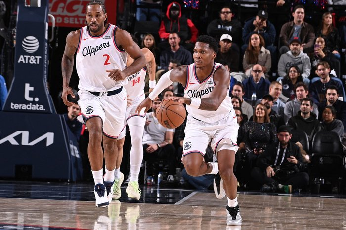 快船创NBA历史纪录：从6胜21负到33胜32负的逆袭之