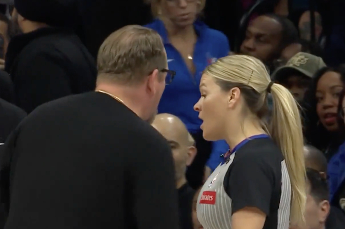 76人主帅纳斯怒斥裁判引技术犯规