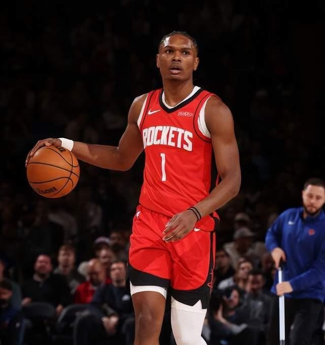 火箭主场力克猛龙稳居西部前四 范乔丹复出助阵