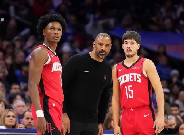 火箭主场力克猛龙稳居西部前四 范乔丹复出助阵