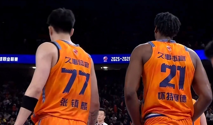 CBA常规赛第36轮激战：上海力克宁波稳居榜首，广
