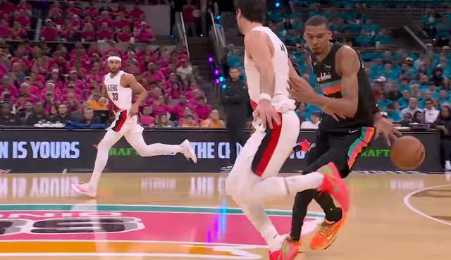 文班亚马35分创马刺季后赛首秀纪录 马刺首战告